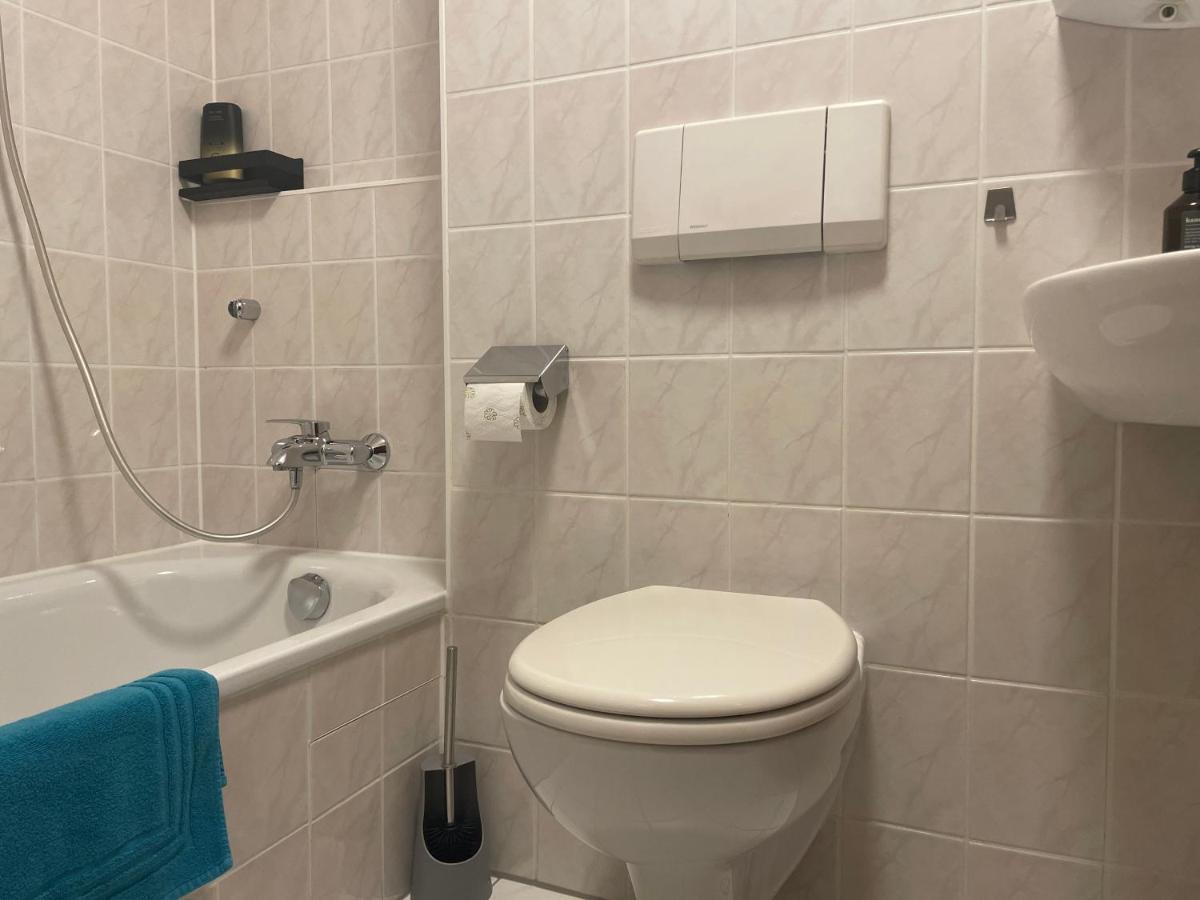 Lamiacasa Business-Family-Near Bosch-Airport Apartment Ренинген Екстериор снимка