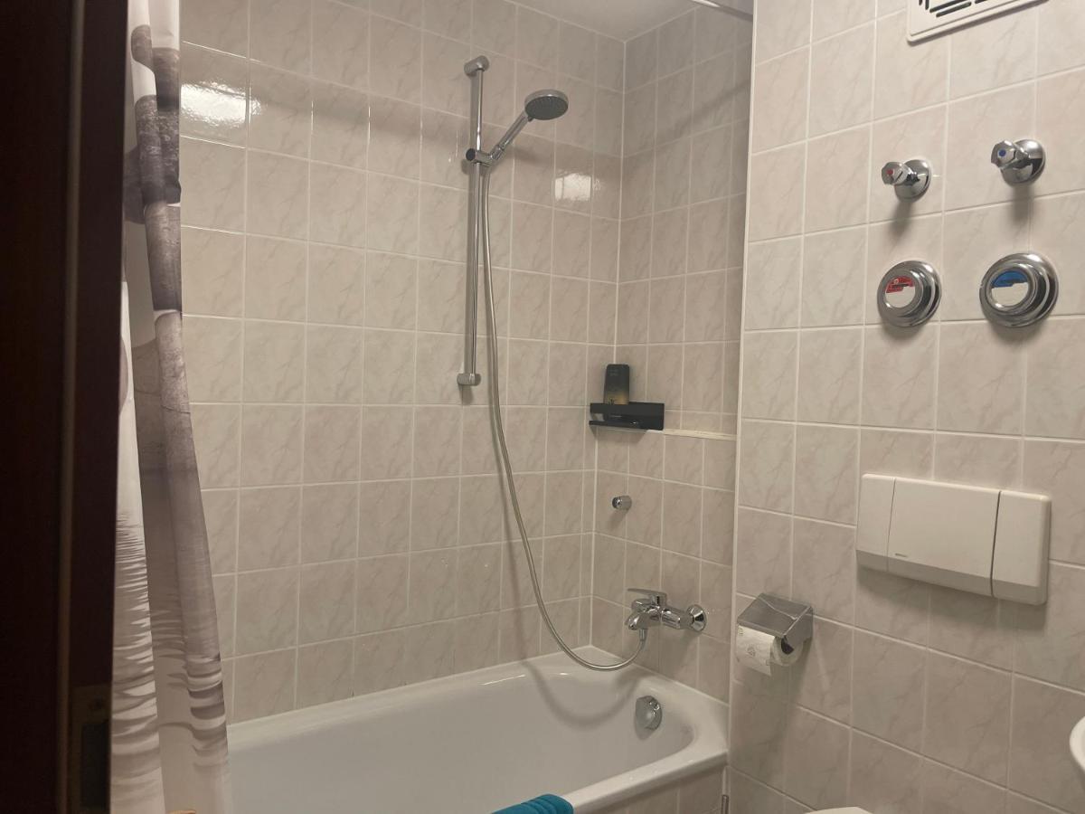 Lamiacasa Business-Family-Near Bosch-Airport Apartment Ренинген Екстериор снимка